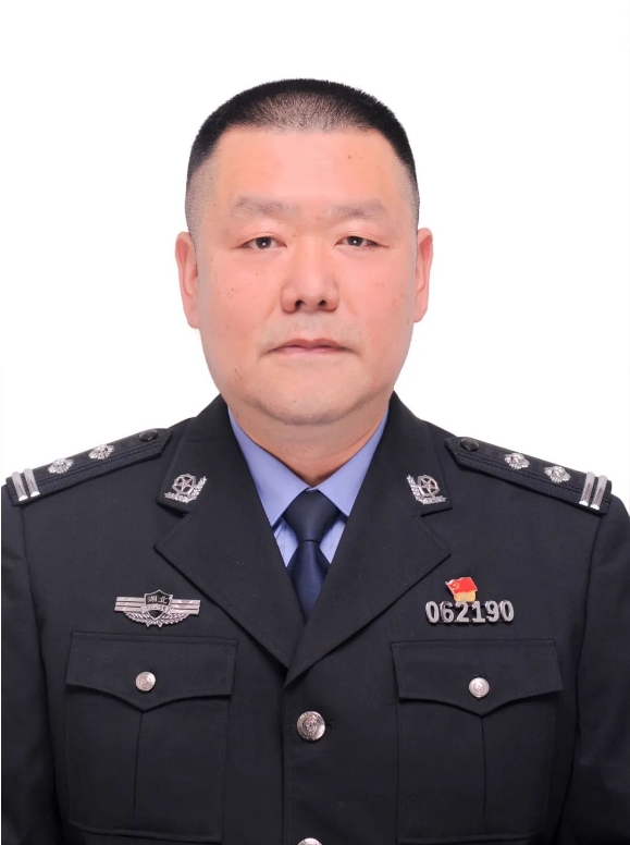 年仅47岁,宜昌一派出所所长牺牲! 年仅47岁,宜昌一派出所所长牺牲!