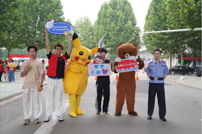 信都公安做好“加减乘除”法 护航开学季