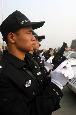 江苏南通民警率先装备警用转轮手枪