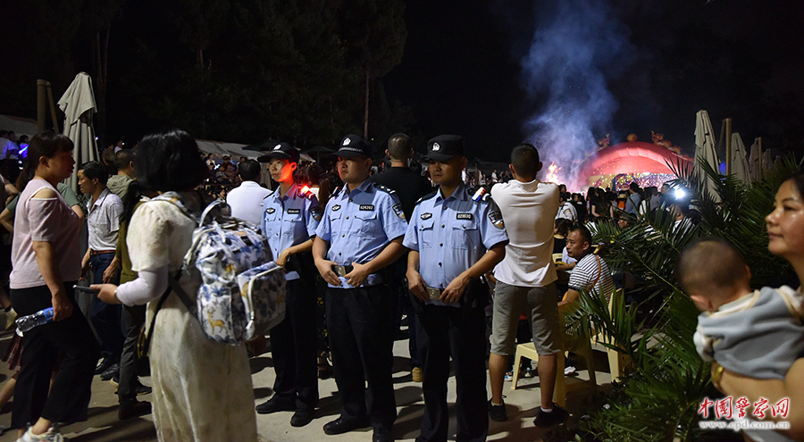 平安“火把节”,曲靖沾益警方全力护航 平安“火把节”,曲靖沾益警方全力护航