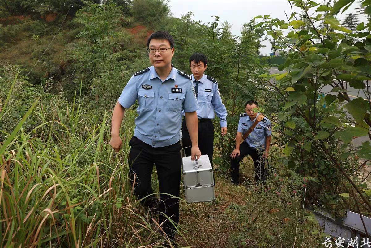 案件侦破的幕后英雄,协助破案1800余起,他是方寸之间定乾坤的“指纹神探” 案件侦破的幕后英雄,协助破案1800余起,他是方寸之间定乾坤的“指纹神探”